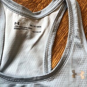 Under Armour r Work Out Top in EUC Grey Size Small